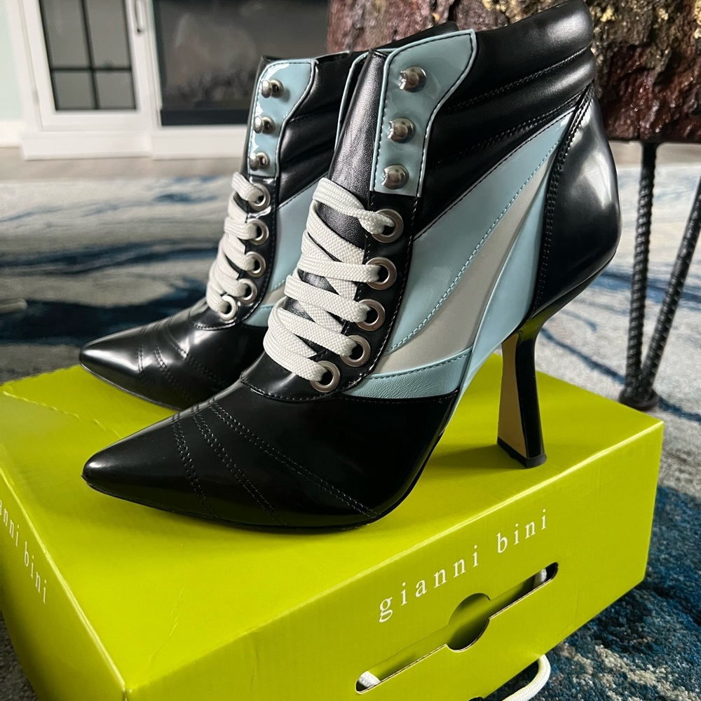 Gianni Bini Black and Blue Heeled Boots with Modern Silhouette
